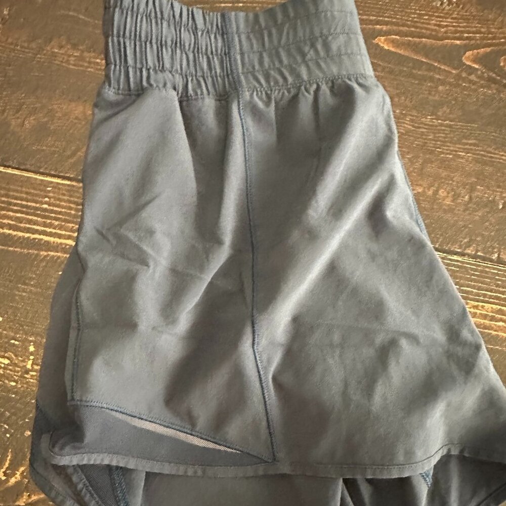 Lululemon Hotty Hot 4"